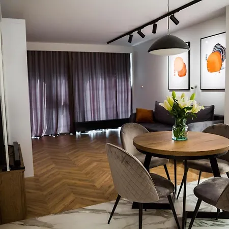 Smart Basen & Unia Centrum